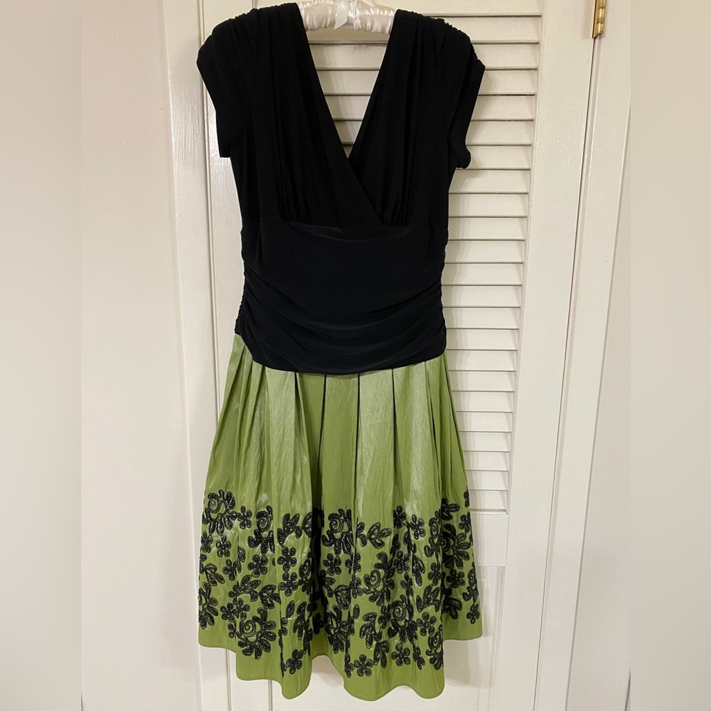 SLNY Party Dress Black and Green Sequin Size 14